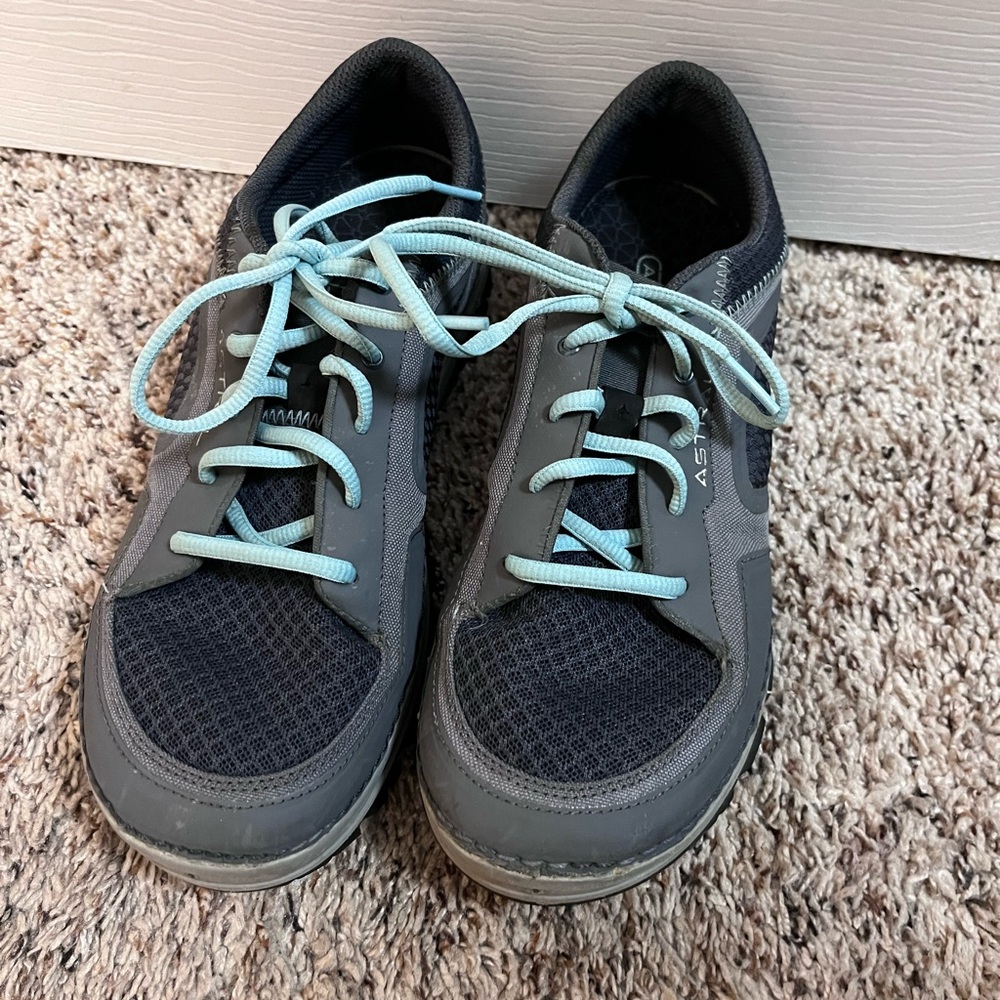 Astral Aquanaut women’s water shoes 8.5